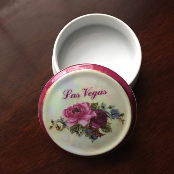 Vintage Las Vegas Nevada Souvenir Iridescent Porcelain Collectible - Picture 3 of 6
